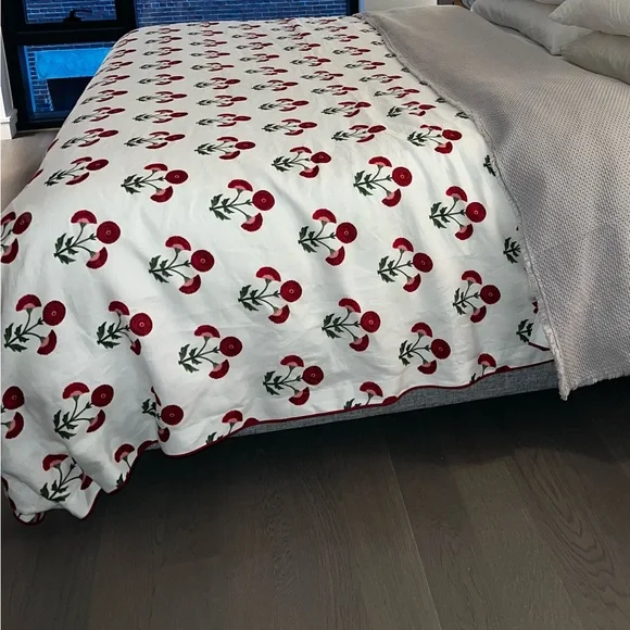 Matouk Schumacher Duvet Cover - Gisele Scarlet (Custom Made) - Picture 2 of 3